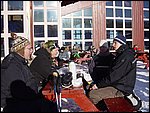 Frokost p Stten, hvor Peter, Jakob, Rasmus, Marie og Jens Ulrik trodsede morgenens 26 graders frost. Men det blev en fin dag og heldigvis med stigende temperaturer. Stten er et rigtig fint sted at st p ski. Men som gruppe var 